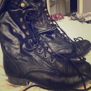 Combat boots